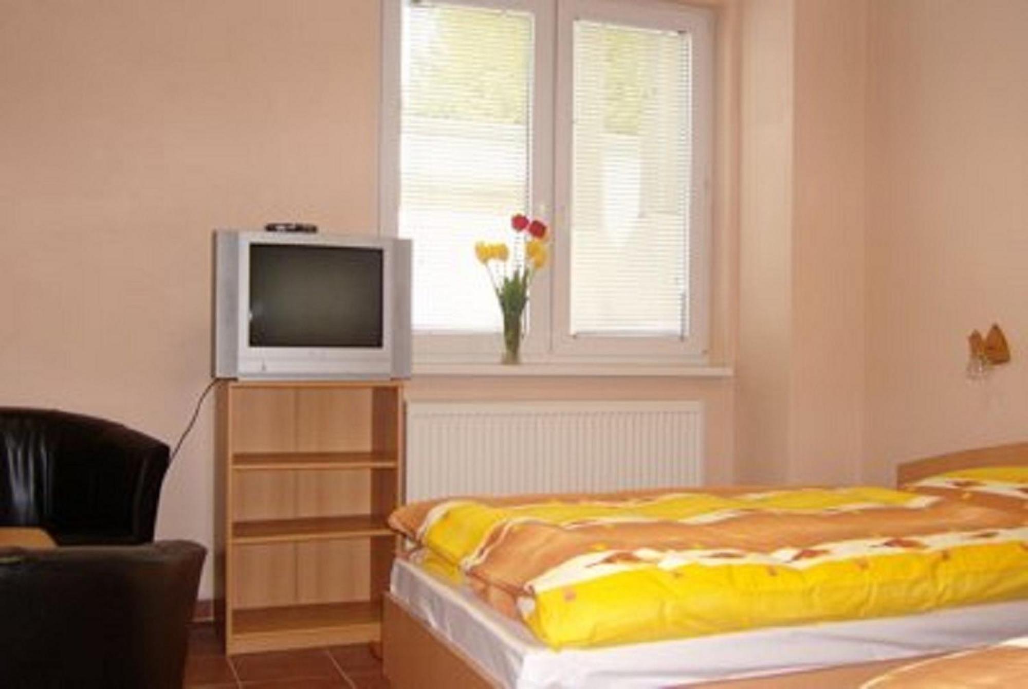 Topoľčany Batavya Penzion מראה חיצוני תמונה