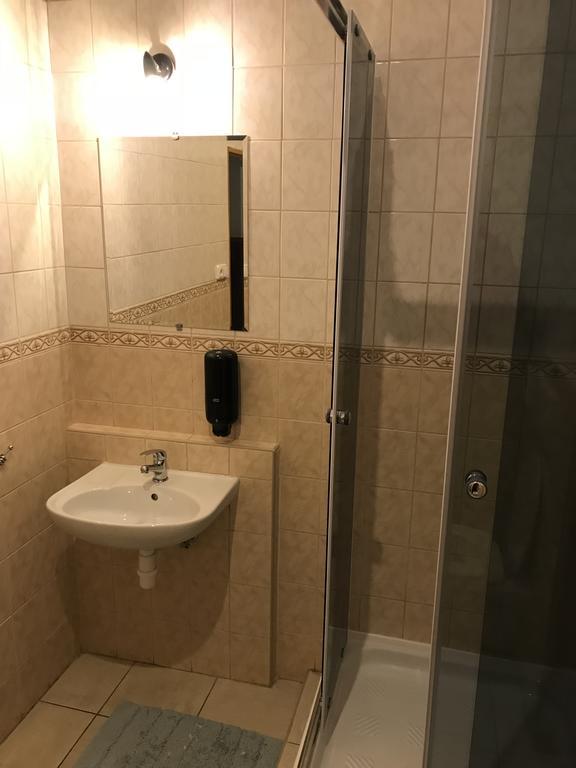 Topoľčany Batavya Penzion מראה חיצוני תמונה