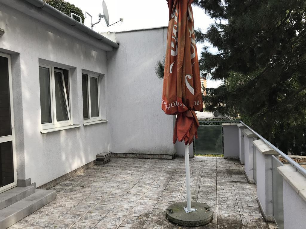 Topoľčany Batavya Penzion מראה חיצוני תמונה